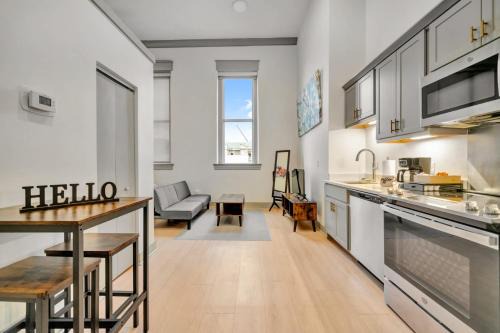 Bright and Modern Studio in Louisville # 304