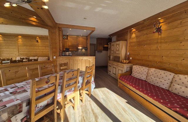 Bright and Renovated Apartment · Near Slopes · Balcony · Sleeps 8