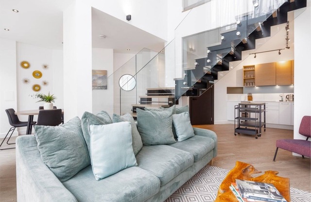 Bright and Spacious Duplex with Private Patio