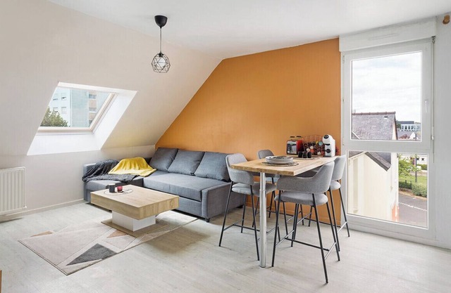 Bright apartment well located in Orvault