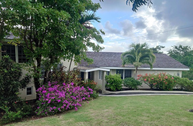 Bright & Breezy Family Friendly Villa