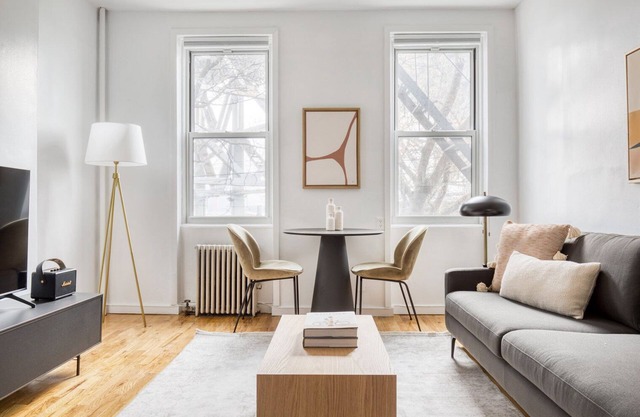 Bright Carroll Gardens 1BR w/W/D, near WF & Waterfront, by Blueground
