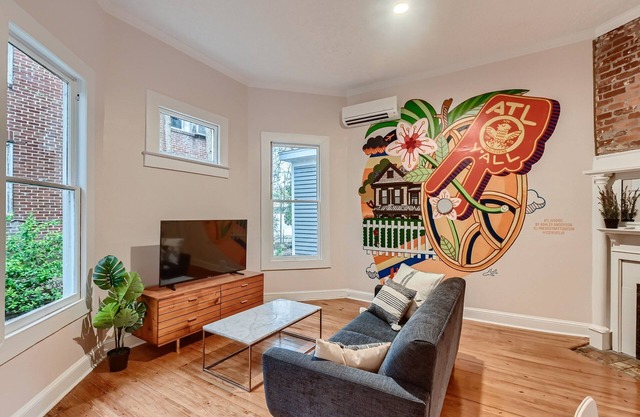 Bright, Charming 1BD in Little Five Points