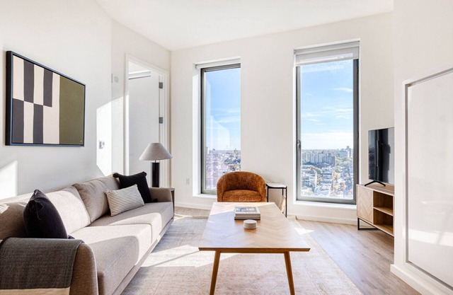 Bright Clinton Hill 3BR w/W/D, Gym & Pool, nr BAM, by Blueground