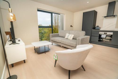 Bright & Contemporary 2 Bed Flat in Birmingham