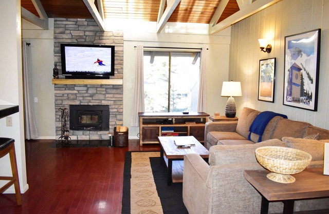 Bright corner condo overlooking the pool, #154 is steps from the shuttle