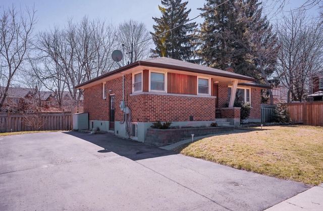 Bright & Cozy 3-Bedroom Home in the GTA.