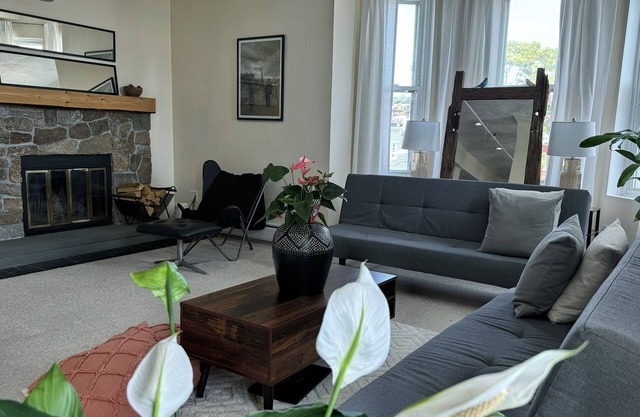 Bright Cozy Apartment in Chelsea, 10 mins from LOGAN Airpot-Free Parking