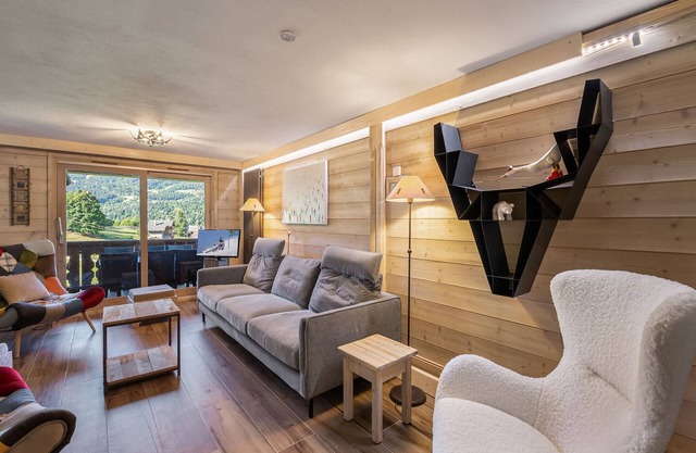 Bright Duplex with Ski-In/Ski-Out Access, Pool & Spa