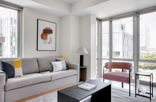 Bright East Cambridge 1BR w/Gym & Roof nr Kendall Sq, by Blueground