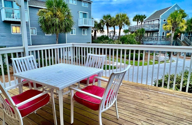 Bright end unit across from pool -steps to beach ramp -beach chairs & cart incl.