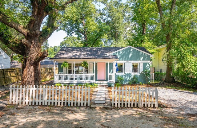 Bright, Family-friendly Home w/Big Backyard, Very Walkable