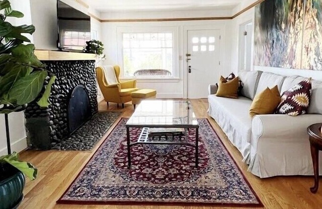 Bright house in the heart of Ballard, Seattle (Pet friendly)