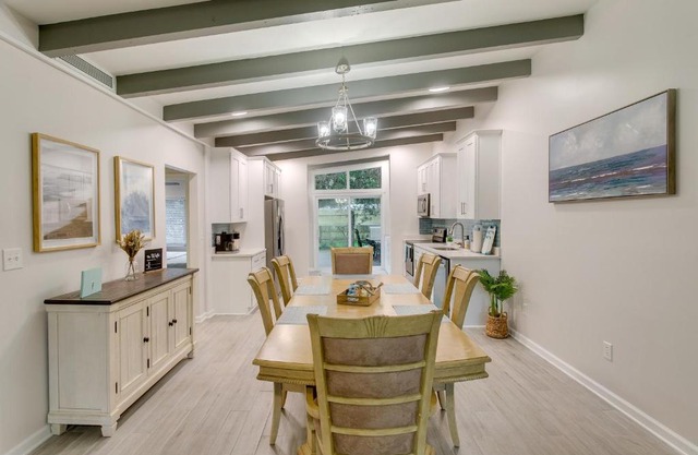 Bright Jekyll Island Home with Deck Less Than 1 Mi to Beach