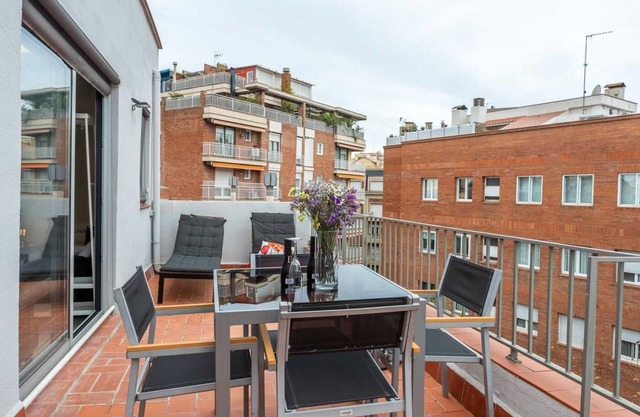 Bright just renovated attic apartment with two private terraces for 4
