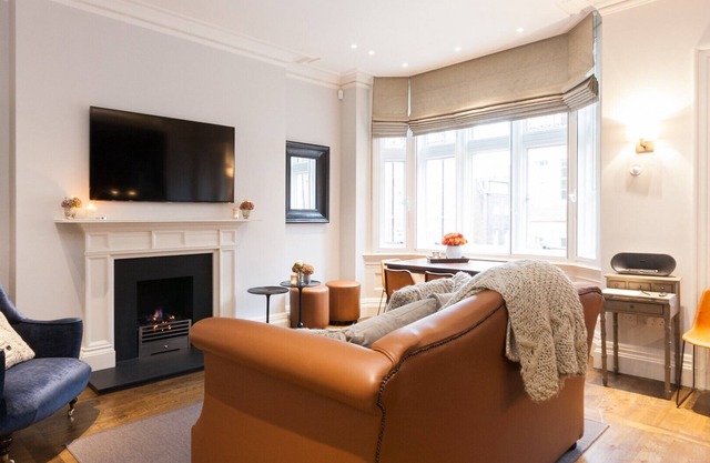 Bright Mayfair Home next to Hyde Park