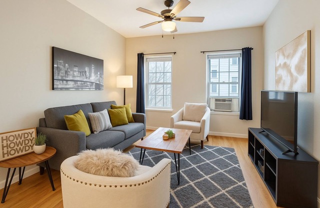 Bright & Modern 3BR/1BA in Logan Square