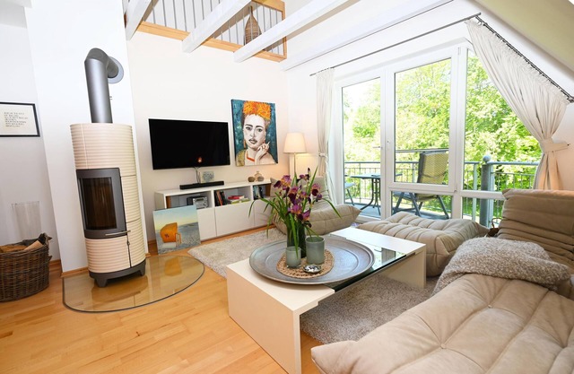 Bright, modern apartment for 3 people near Hohwacht's picturesque sandy beach