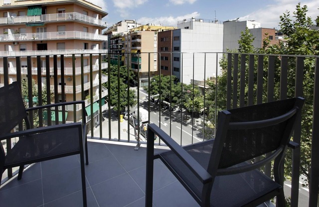 Bright one-bedroom apartment with balcony