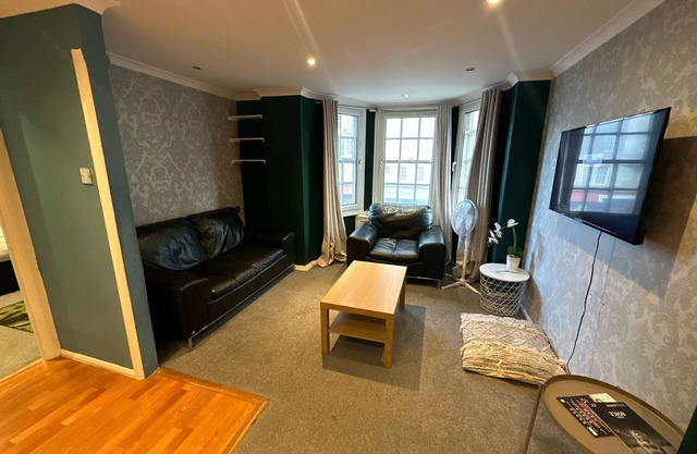 Bright & Spacious 2BR/1BA In London - PRIME CENTRAL LONDON LOCATION