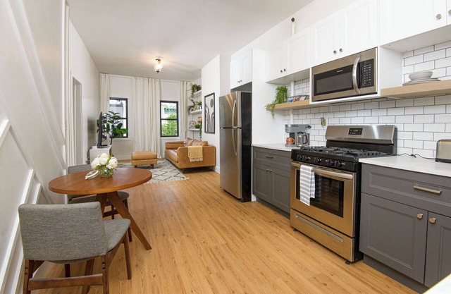 Bright & Spacious 3-bedroom apartment in Lively Bushwick