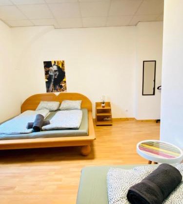 Bright & Spacious 3BR Apt with Direct City Access