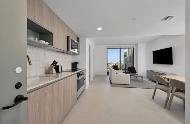 Bright & Spacious Modern 1BR