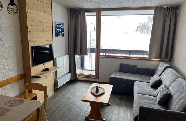 Bright Studio Near Slopes · Balcony · WiFi · Pet-Friendly