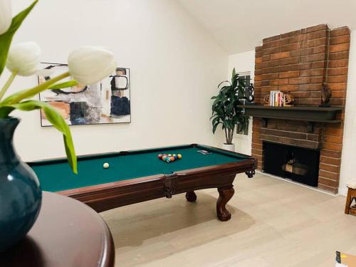 Bright, Stylish 4BD Modern House with Private Pool