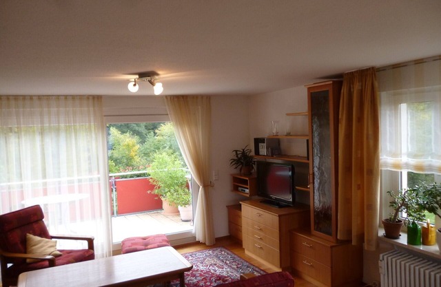 Bright top floor apartment on the 2nd floor with a large south-facing terrace and free WiFi