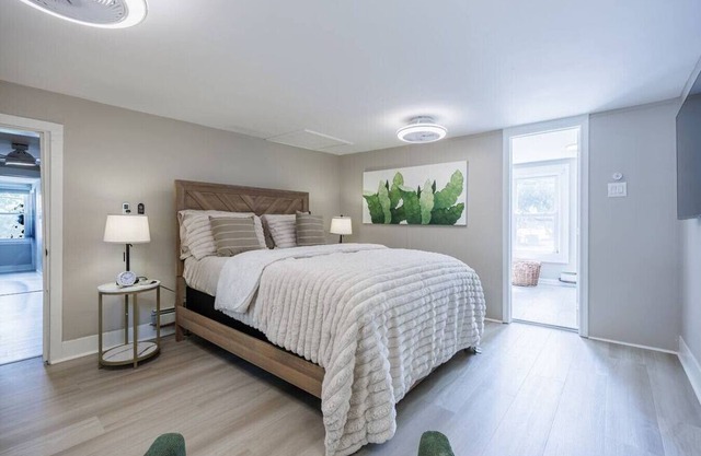 Brighton Retreat Near URMC & Pittsford Plaza
