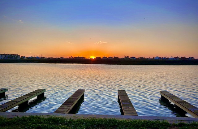 Bring your boat to Aqua Casita on the Canal. 19' boat slip