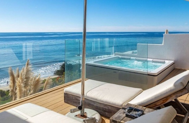 Broad Beach - Incredible Tropical Architectural with Breathtaking Ocean Views