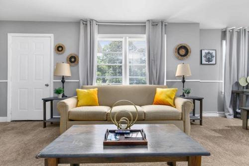 Broadmoor Bungalow - Unit A