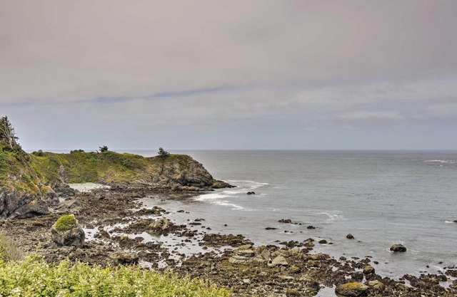 Brookings Vacation Rental Studio - Walk to Town!