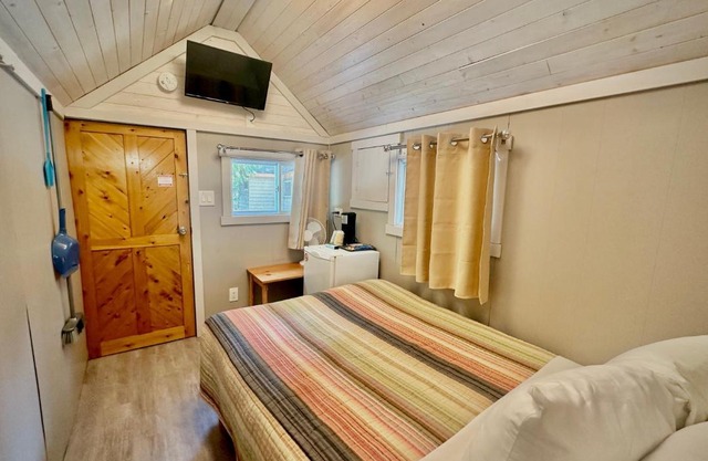 Bruce Anchor Cabins