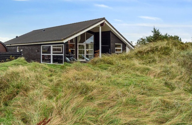 "Bruni" - 400m from the sea by Interhome