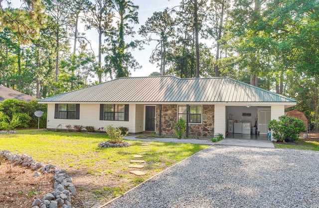 Brunswick Retreat w/Patio & Grill, Near Beaches!