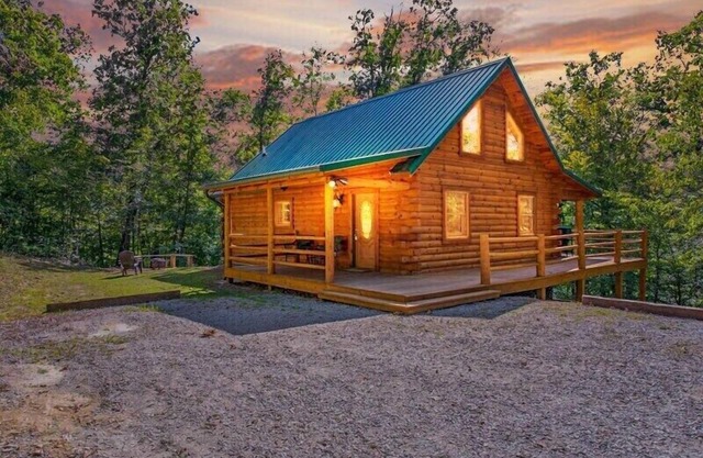 Buck Ridge Cabin | Hocking Hills