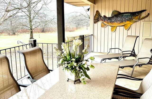 Buck Trout Lodge, River access, Bank fishing. Guest favorite in Cotter