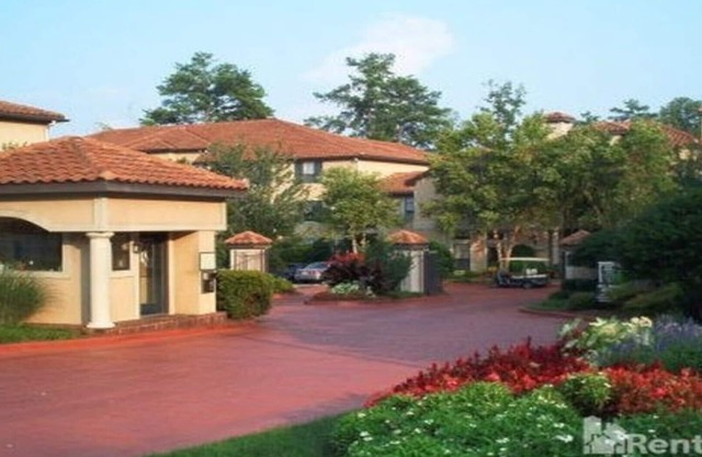Buckhead/phipps/Lenox furnished luxury 2/2 with office