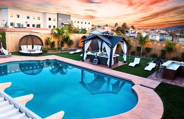 Buddha Mansion - Big Compound | Pool + Hot Tub + Sauna | Game Room|