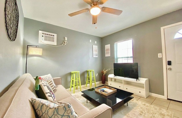 Budget-PetFriendly+1BR+Central+Tiny+Affordable