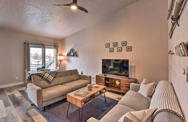 Buena Vista Condo: 1/2 Mile to River & Main St!