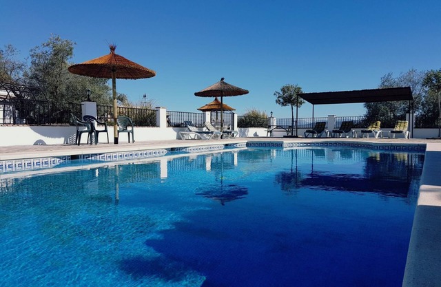 Buenavista 2 Apartment with Balcony Overlooking Lake Iznajar and swimming pool