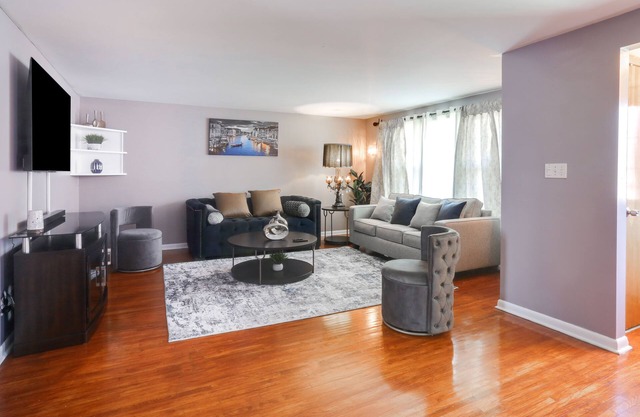 BUF Airport Ranch 3BR1.5B Cheektowaga NY/Sleeps 8