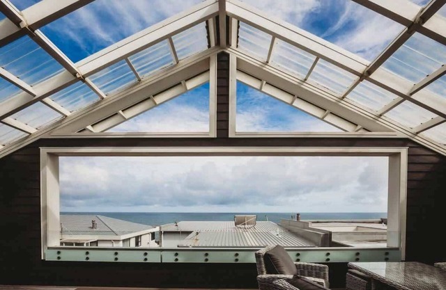 Buller Noire - luxury New Plymouth oceanview home