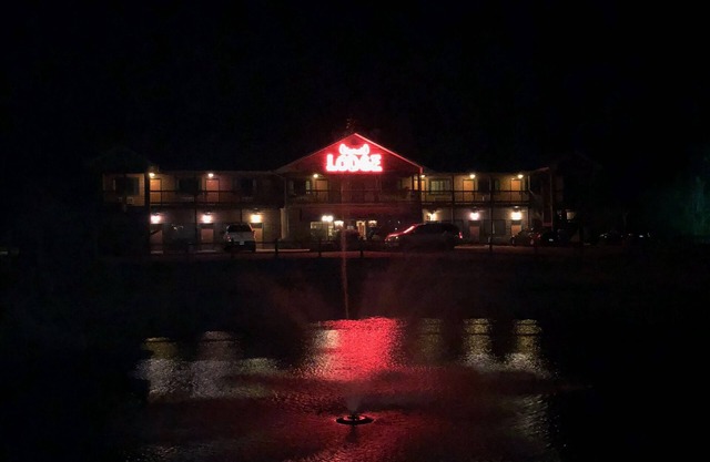 Bullwinkles Rustic Lodge