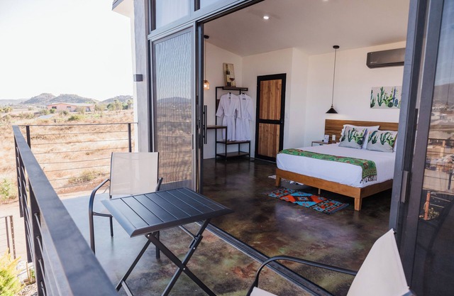 Bungalow 6 King Villa Loar, In The Heart of Valle De Guadalupe.
