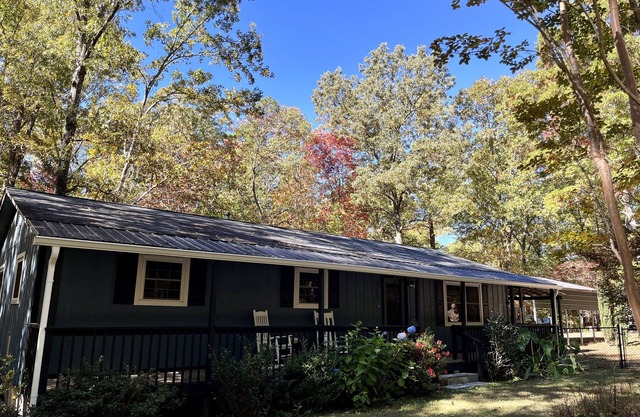 Bungalow in small and quiet cul-de-sac, pet-friendly.n
